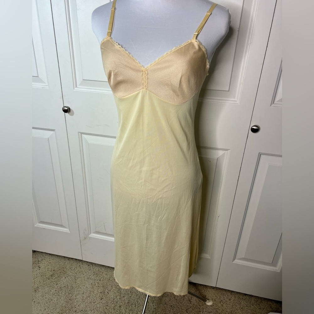 Vintage Vanity Fair Cream Chemise Slip Vintsge